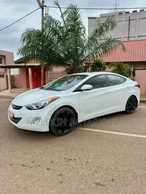 Hyundai Elantra Limited Sedan FWD (1.8L 4cyl 6A) 2013 White
