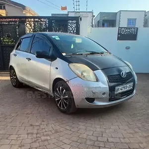 Toyota Vitz 2010 Black