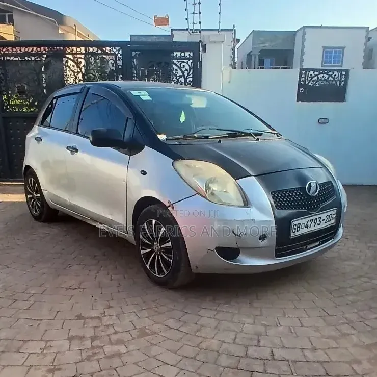 Toyota Vitz 2010 Black