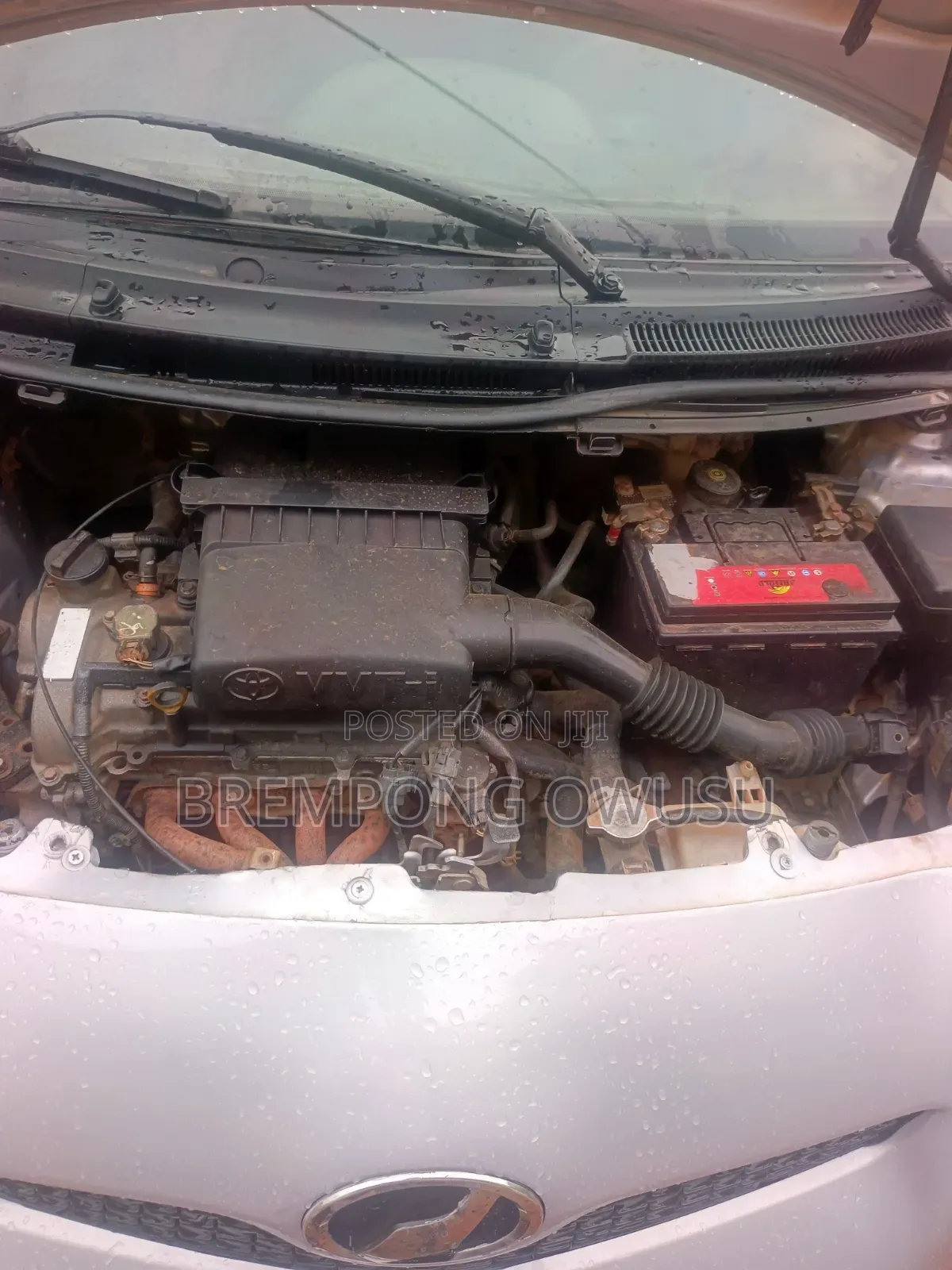 Toyota Vitz 2010 Silver