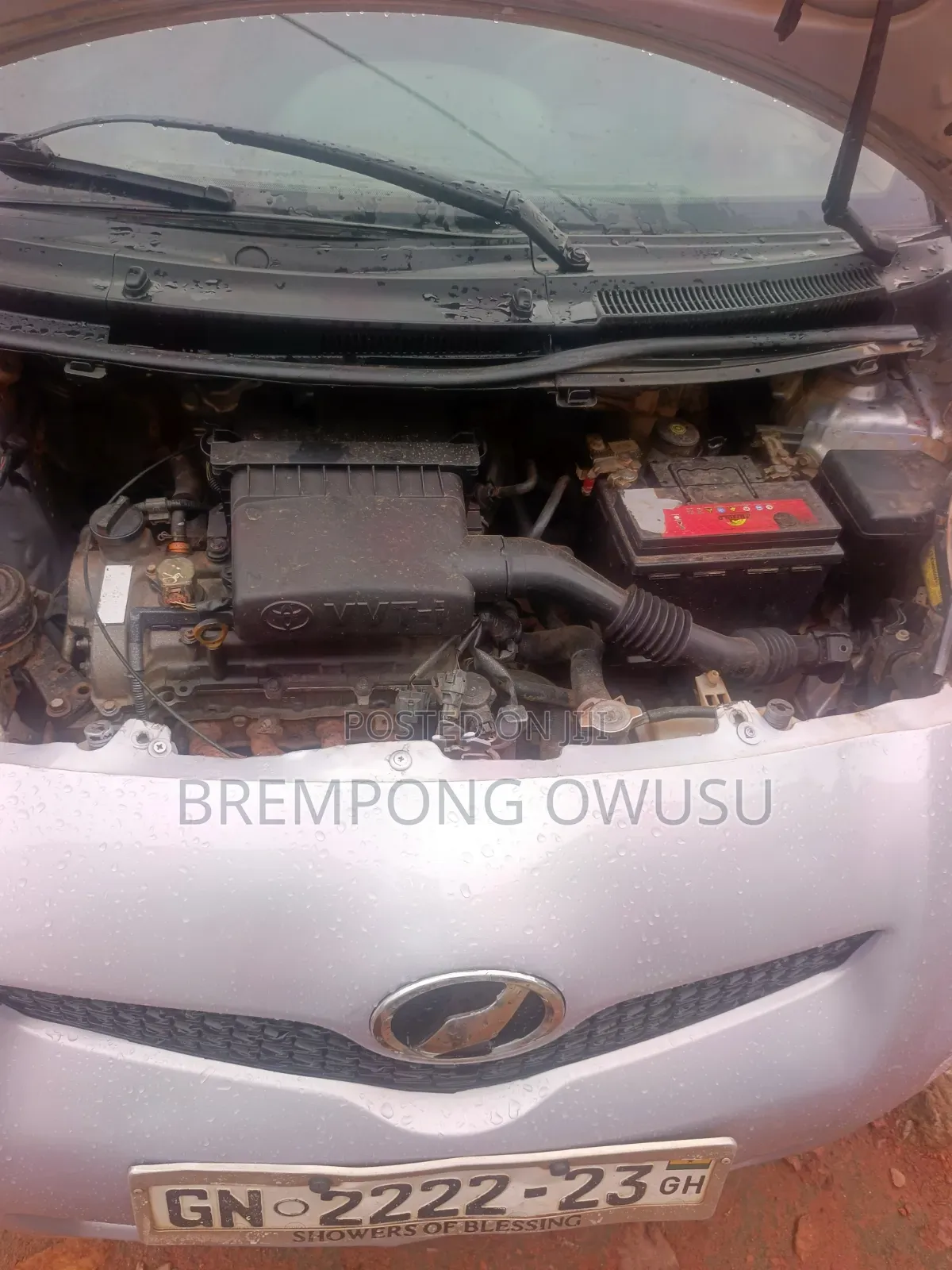 Toyota Vitz 2010 Silver