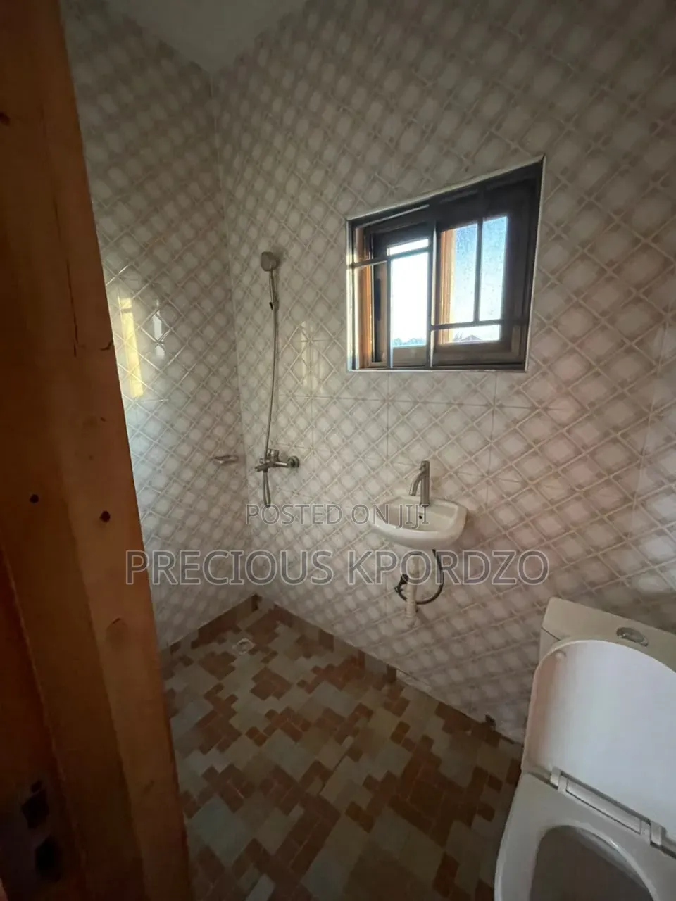 1bdrm Room & Parlour in Adenta Frafraha for rent
