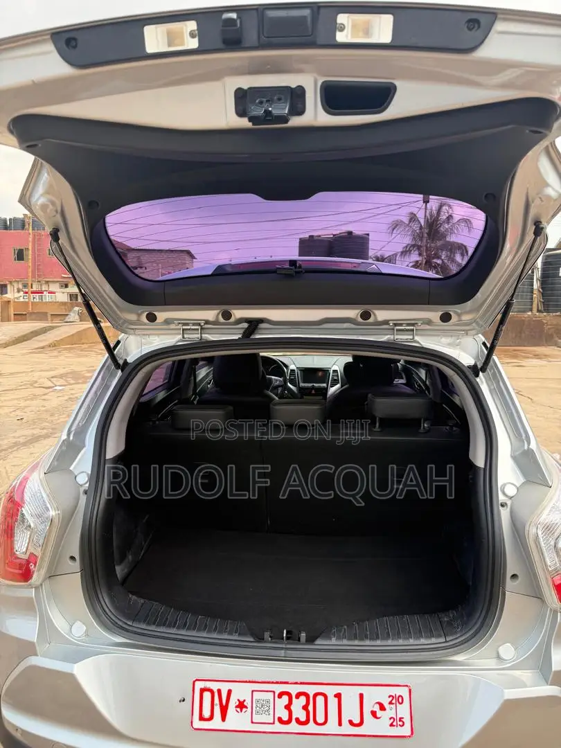SsangYong Tivoli LX 2016 Silver