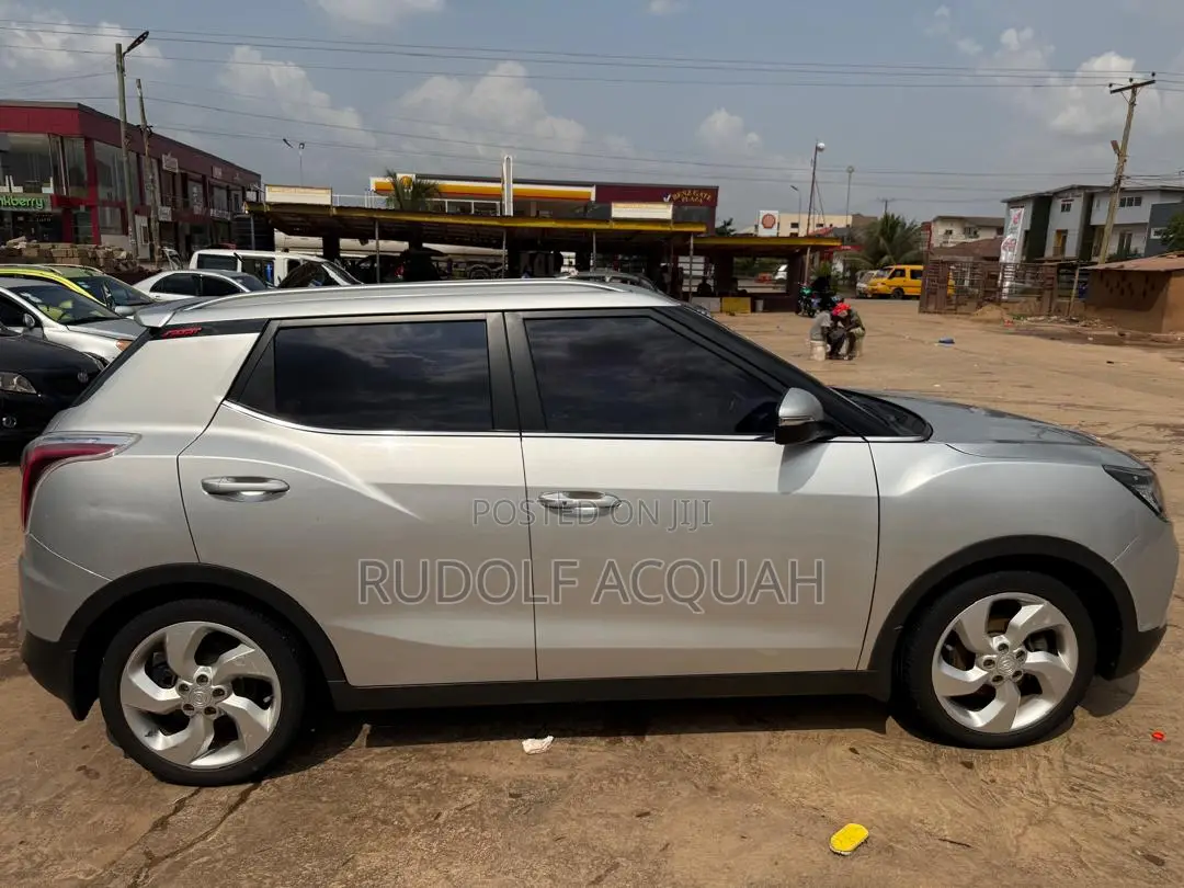 SsangYong Tivoli LX 2016 Silver