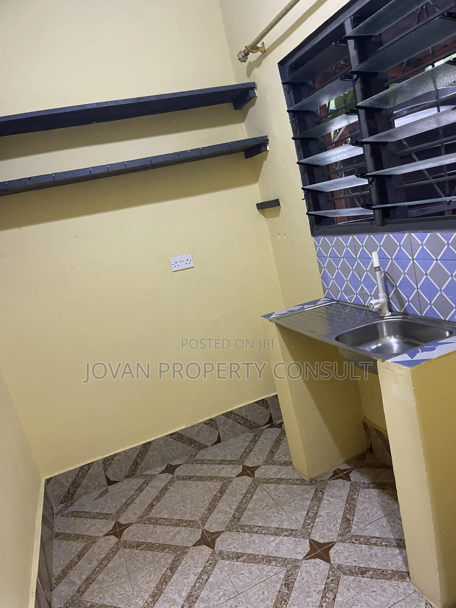 1bdrm Room & Parlour in Cocoboard, Amasaman for rent