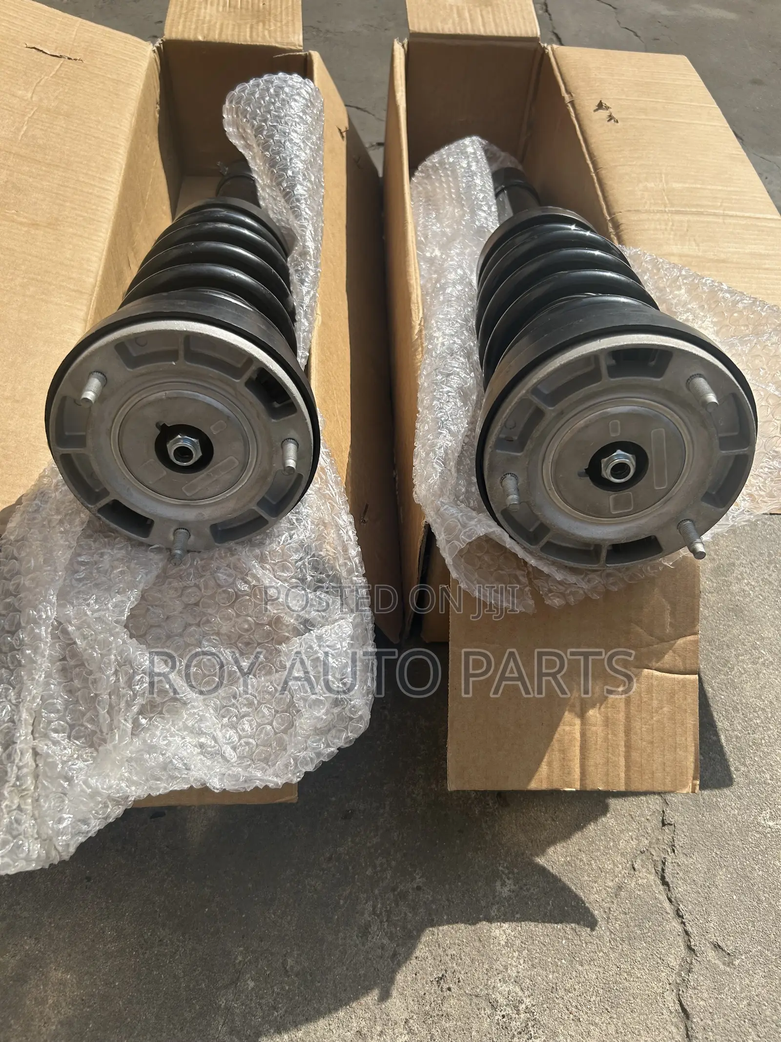 Range Rover Velar Front Shocks (Spring Type)