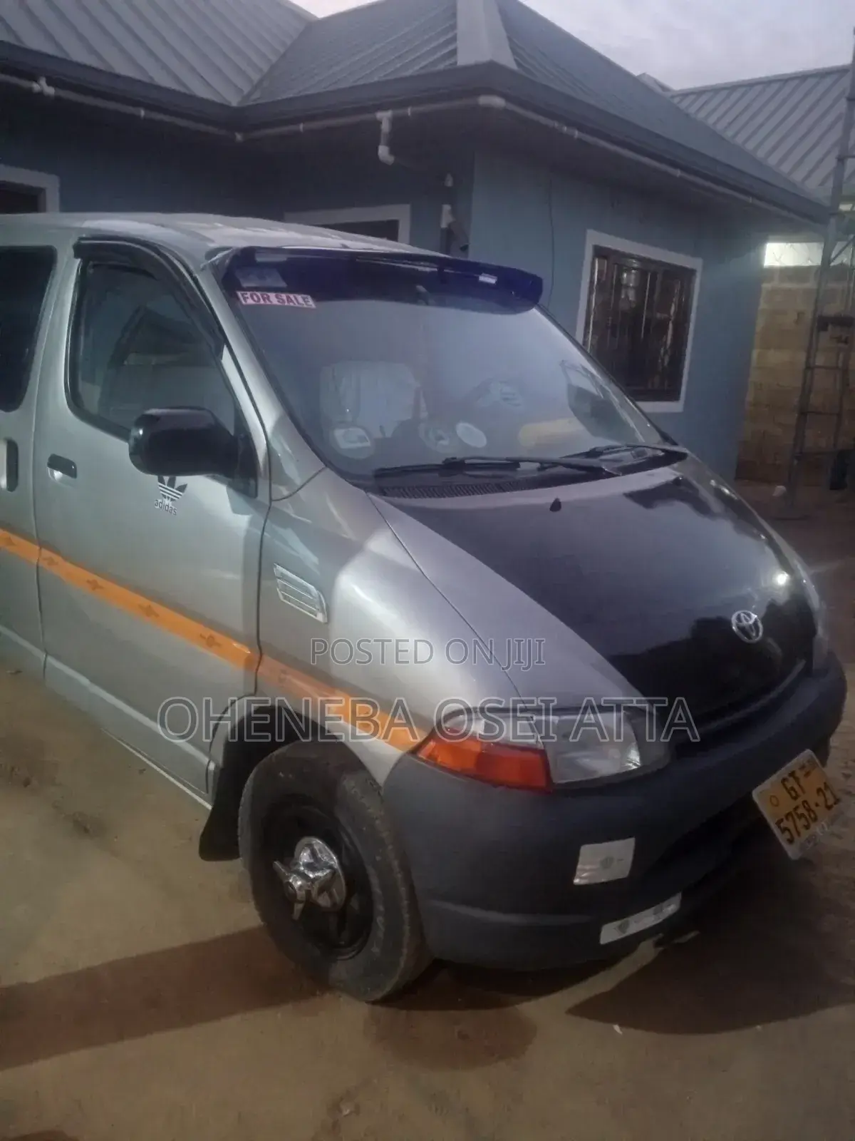 Toyota HiAce 2001 Silver