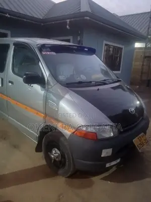 Toyota HiAce 2001 Silver