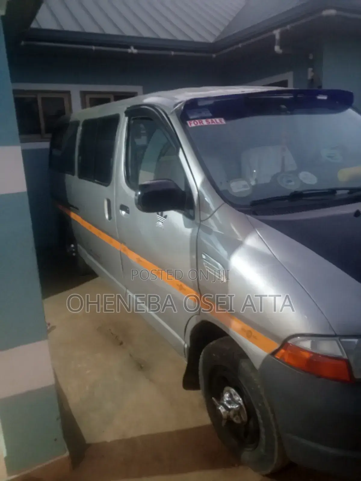 Toyota HiAce 2001 Silver