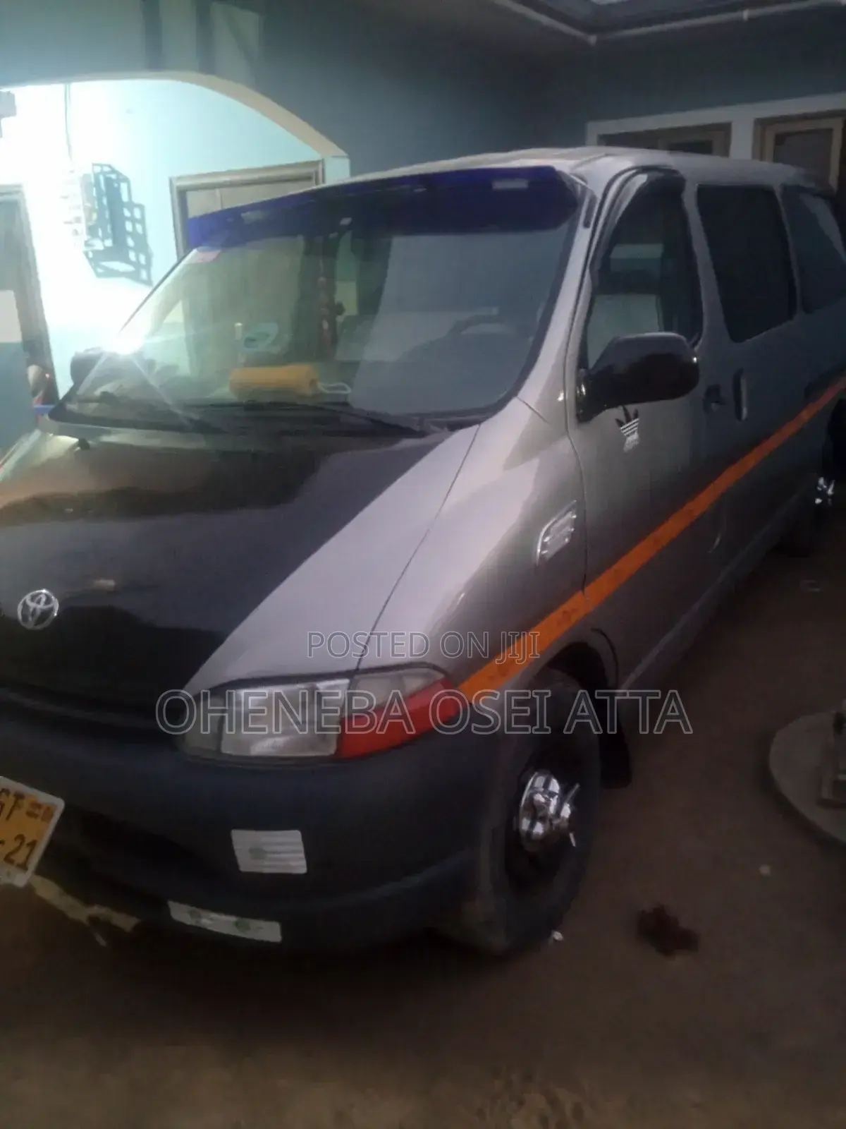 Toyota HiAce 2001 Silver