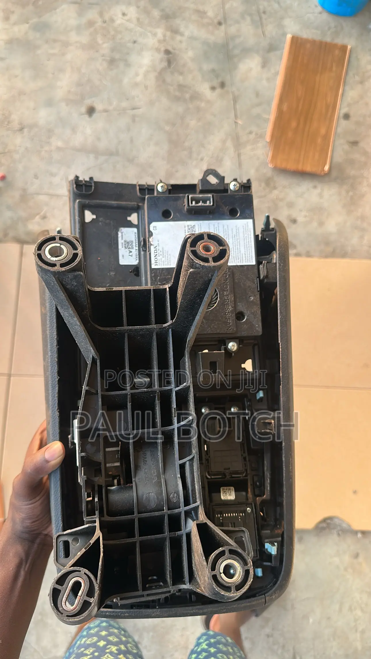 2023,2024,2025,2026 Honda CR-V Center Console and Shifter
