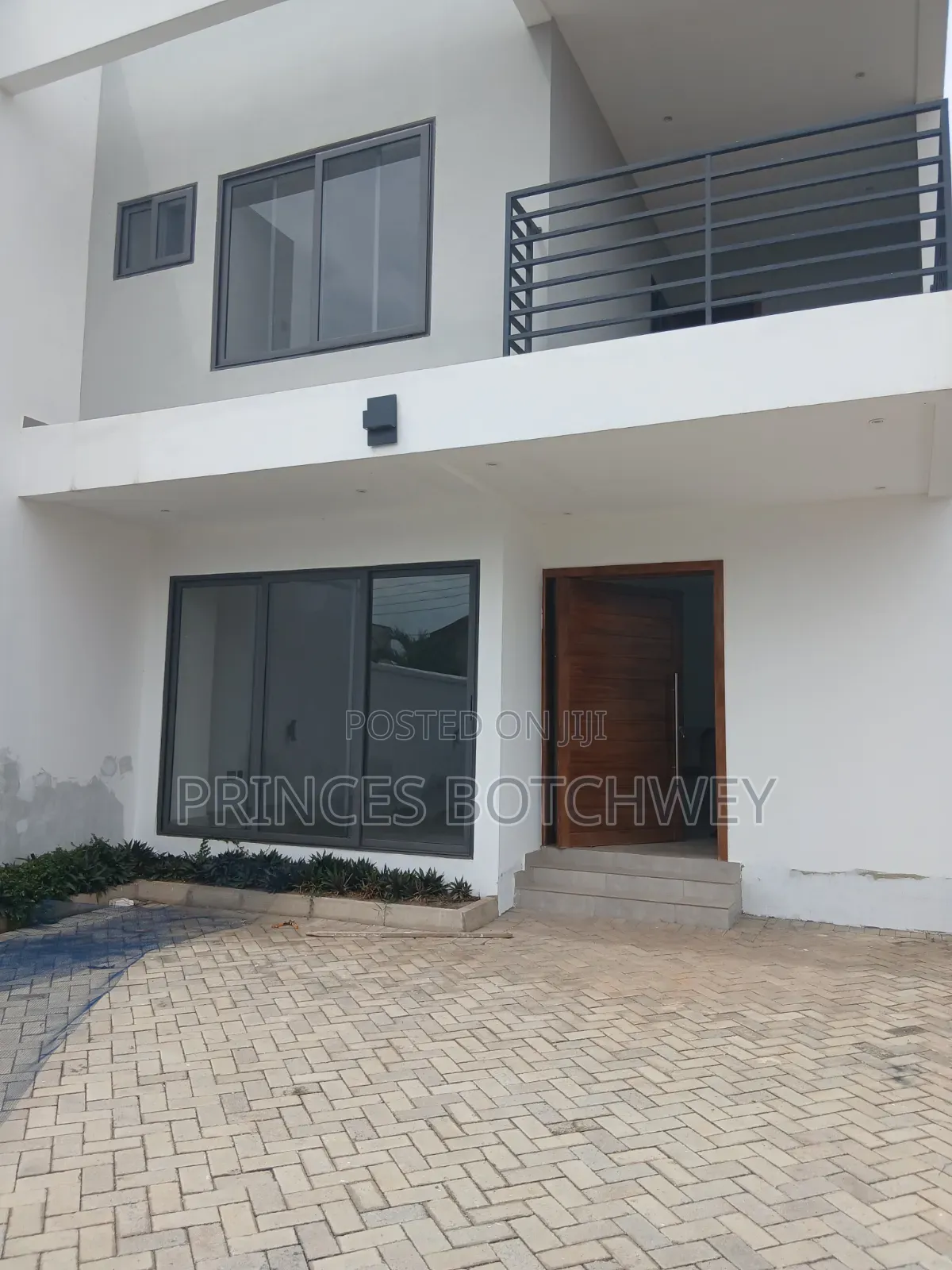 3bdrm House in Spintex, Baatsona Total for rent