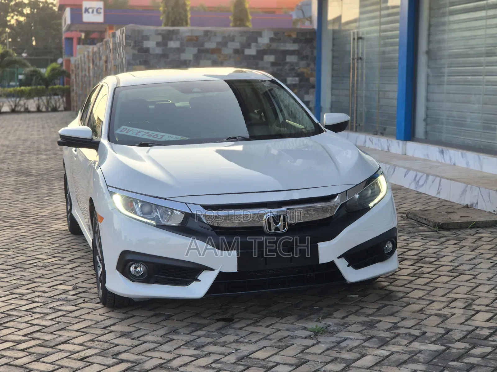 Honda Civic EX 4dr Sedan (2.0L 4cyl) 2017 White