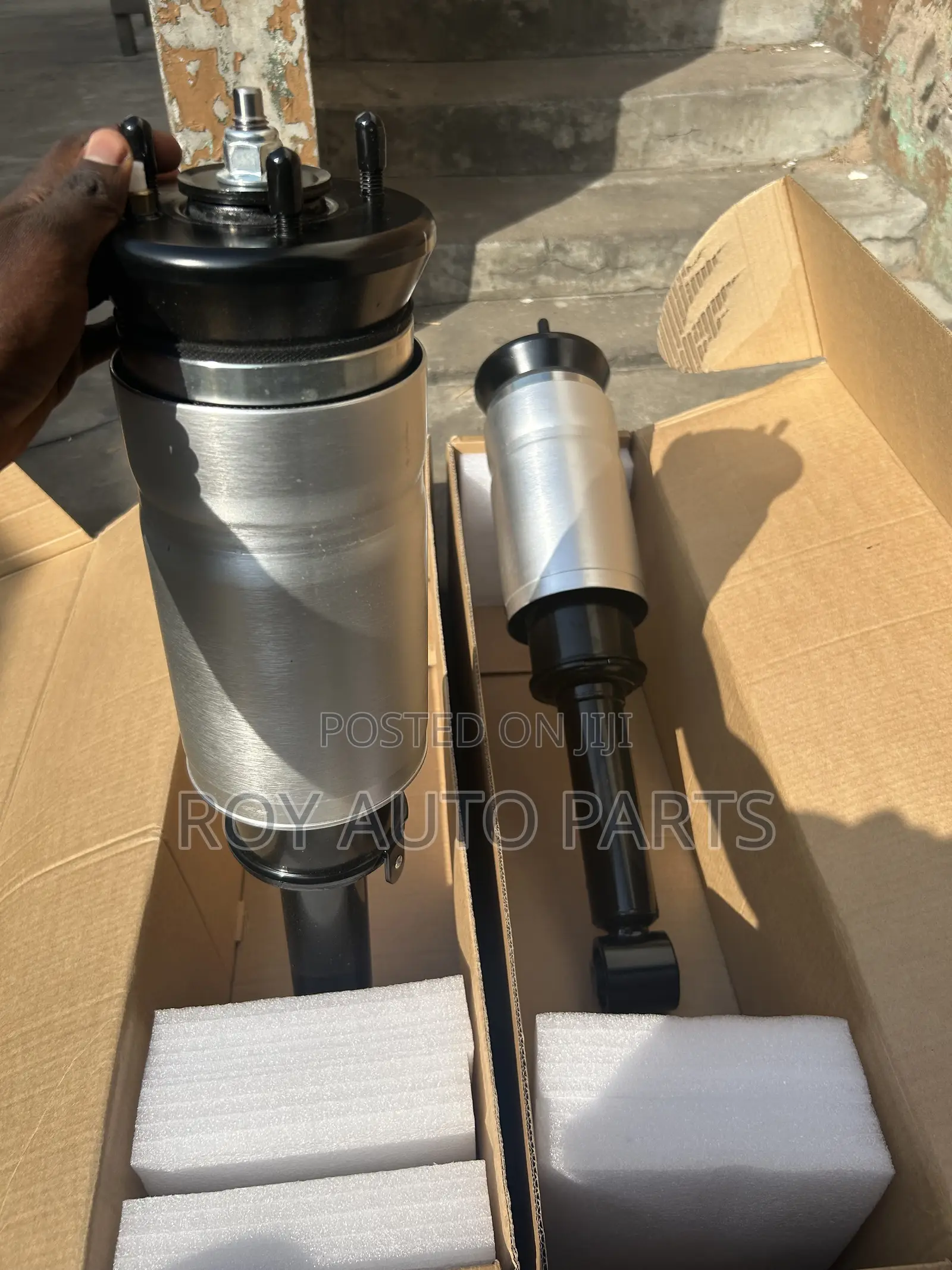 Range Rover Sport 2005–2013/ LR3/ LR4 Front Air Suspension Shocks