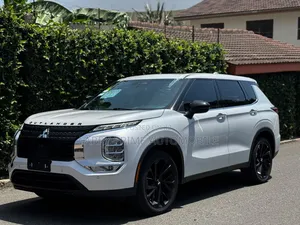 Mitsubishi Outlander SE 2022 White