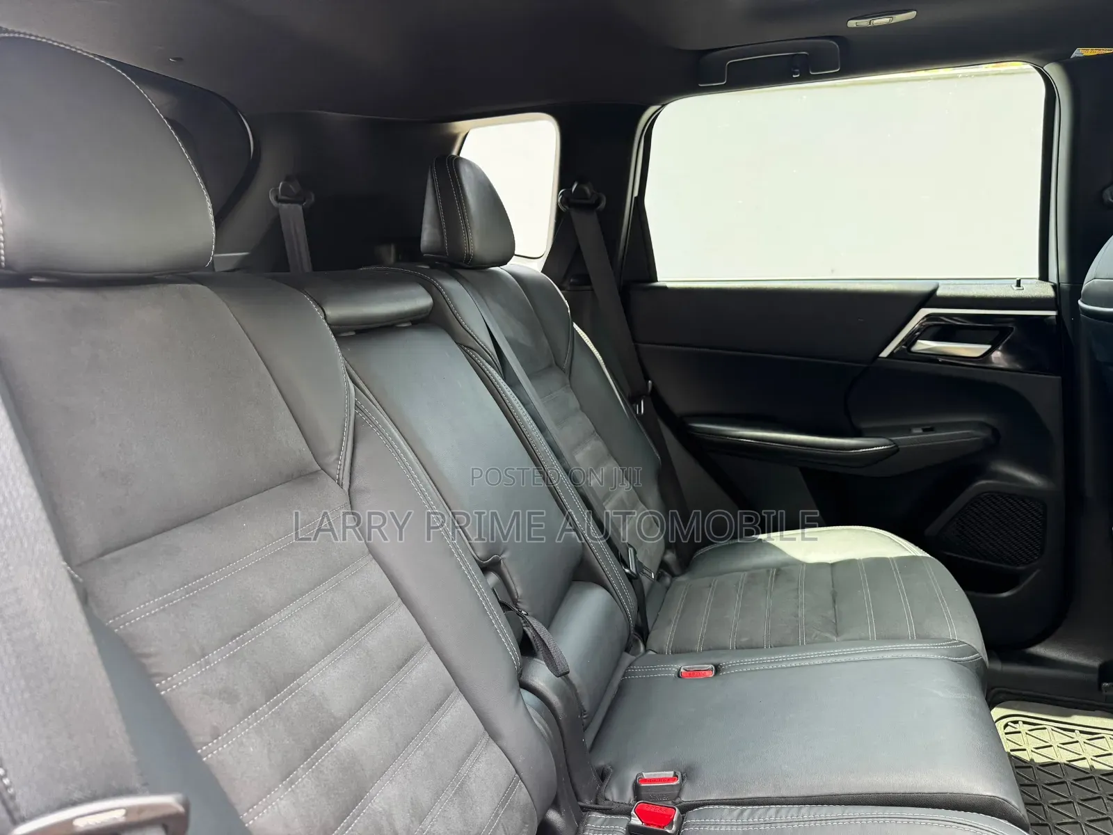 Mitsubishi Outlander SE 2022 White