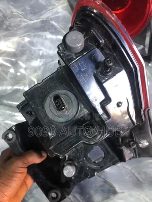 Jeep Grand Cherokee 2014 to 2018 to 2021 Left Taillight – Foreign Used