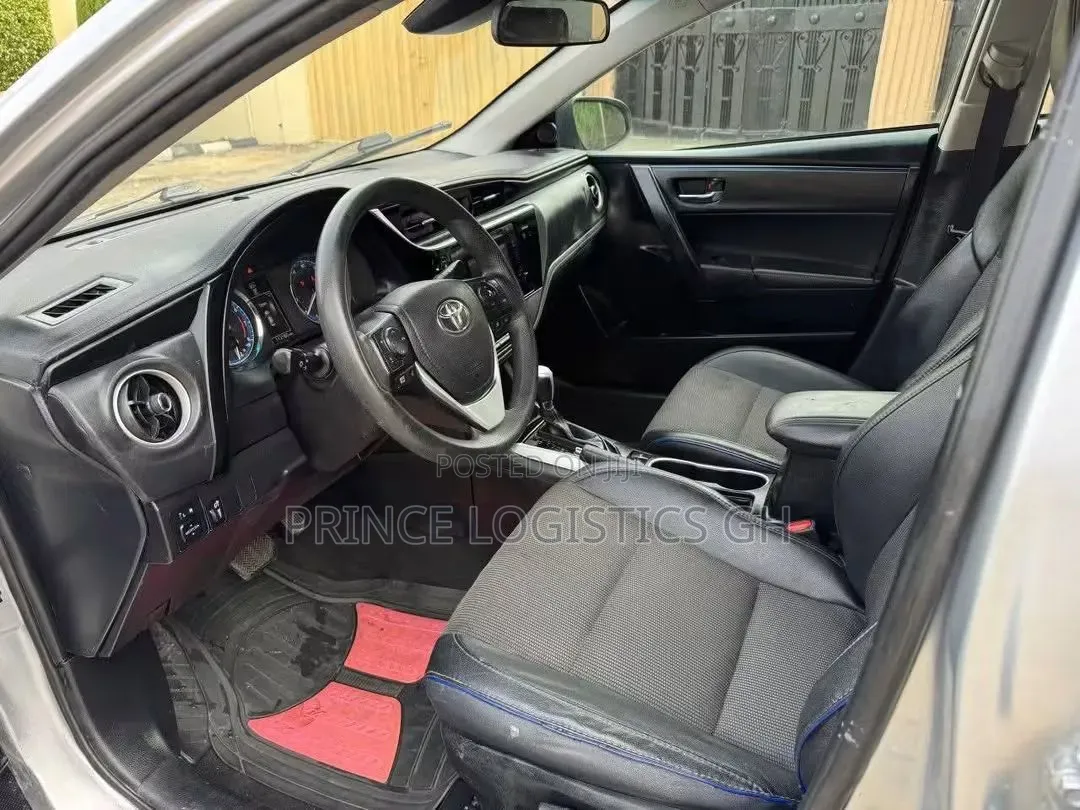 Toyota Corolla SE 4dr Sedan (1.8L 4cyl CVT) 2017 Silver