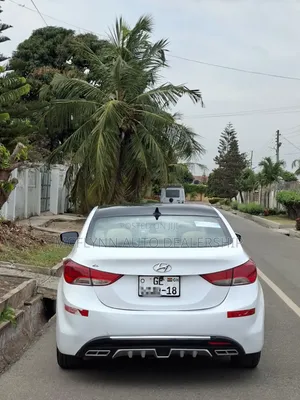 Hyundai Elantra 2013 White