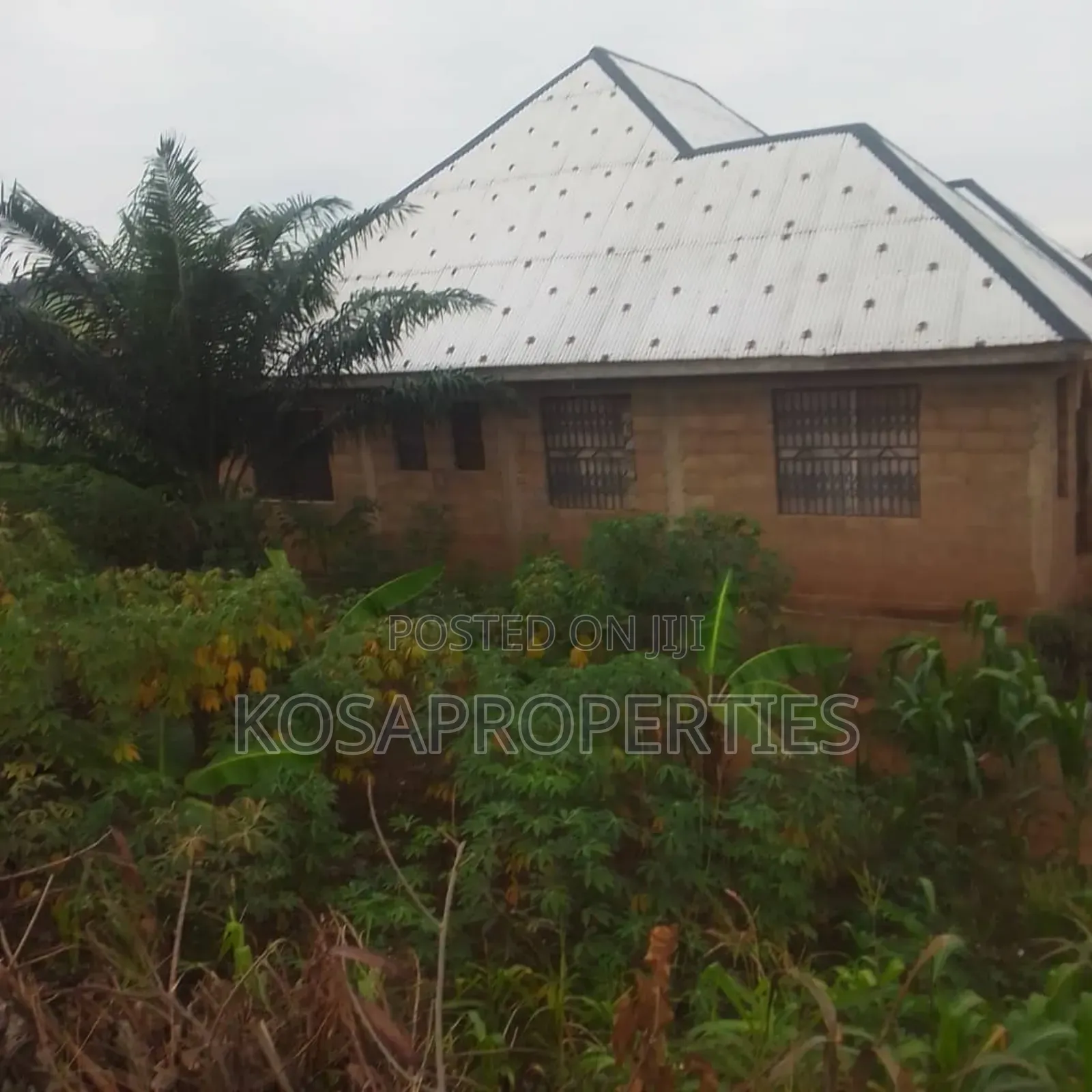3bdrm House in Kyinto, Adjiriganor for sale