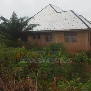 3bdrm House in Kyinto, Adjiriganor for sale