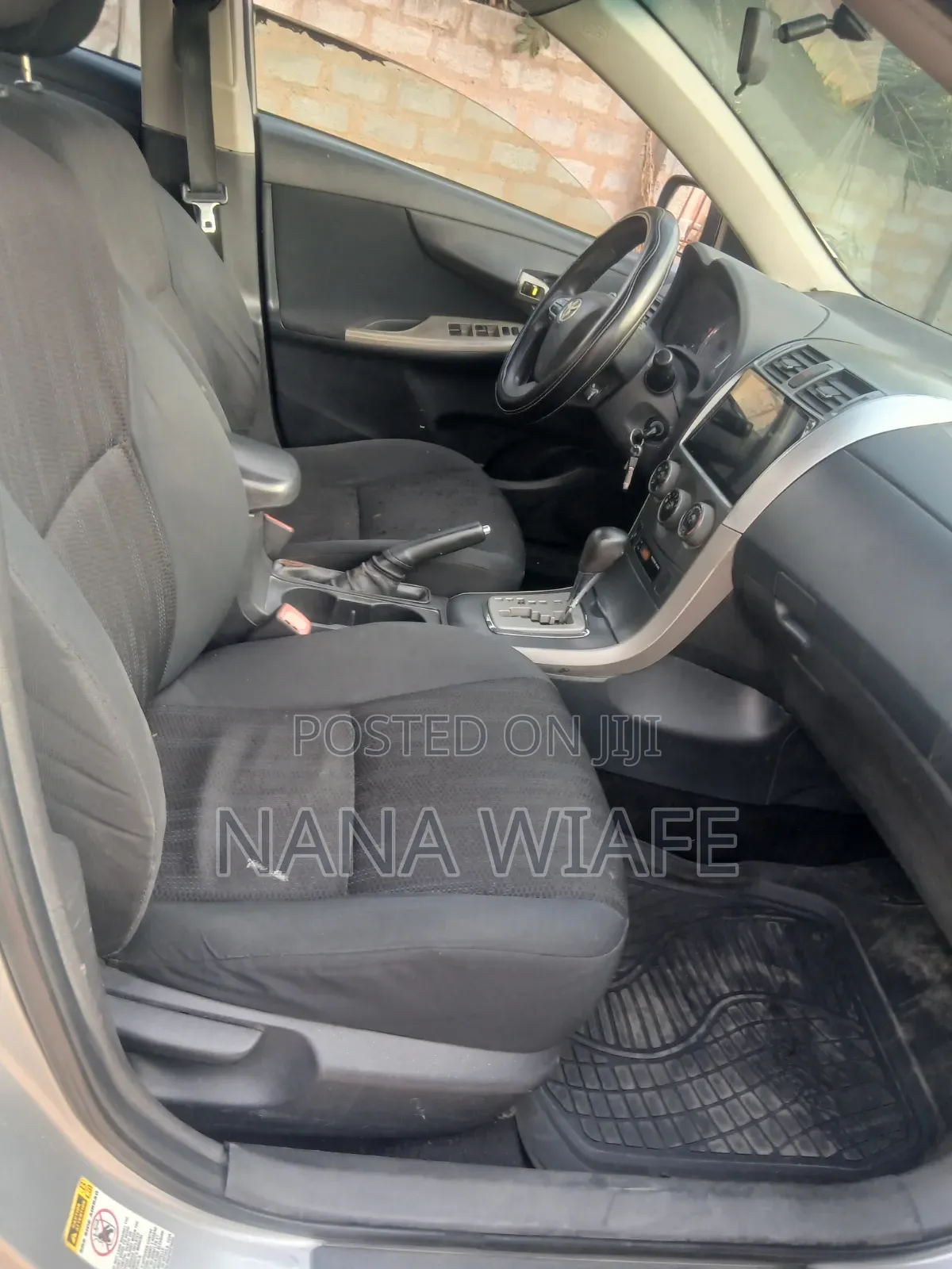 Toyota Corolla 2012 Silver