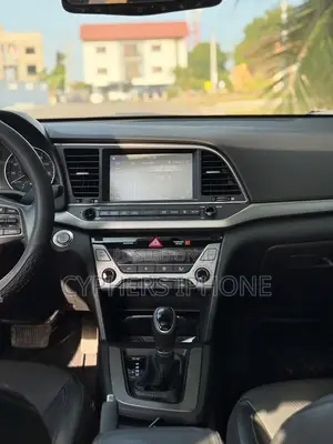 Hyundai Elantra Value Edition Sedan FWD (2.0L 4cyl 6A) 2017 Gray