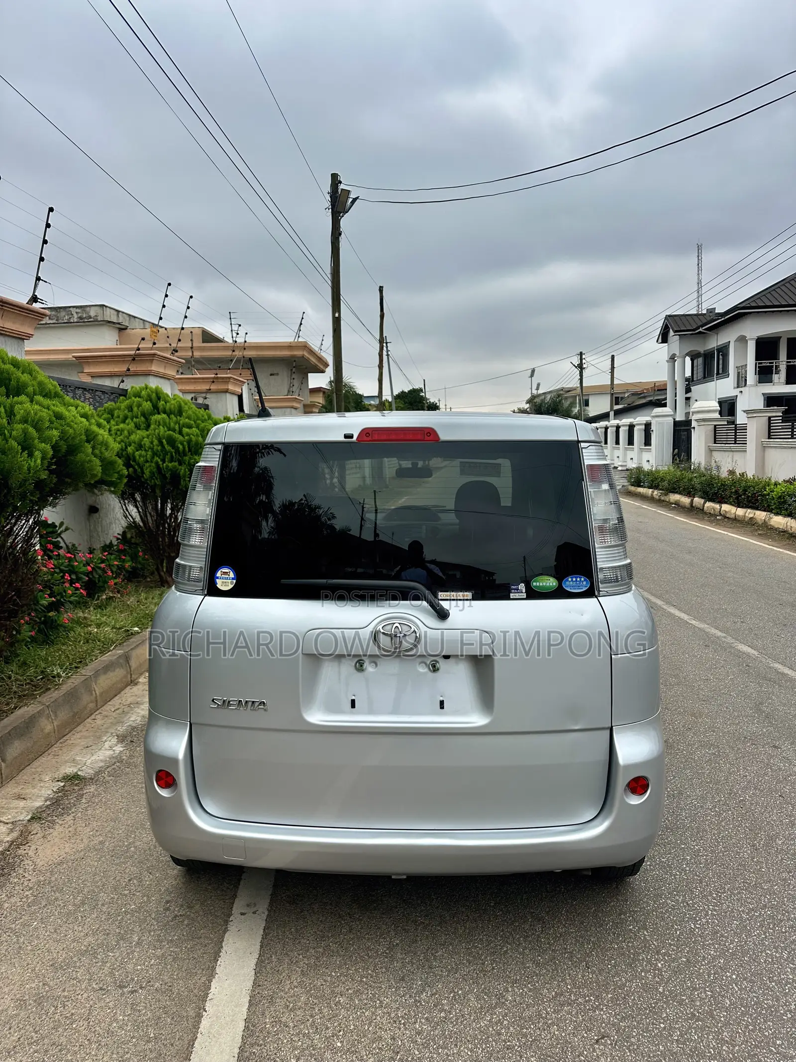 Toyota Sienta 2013 Silver