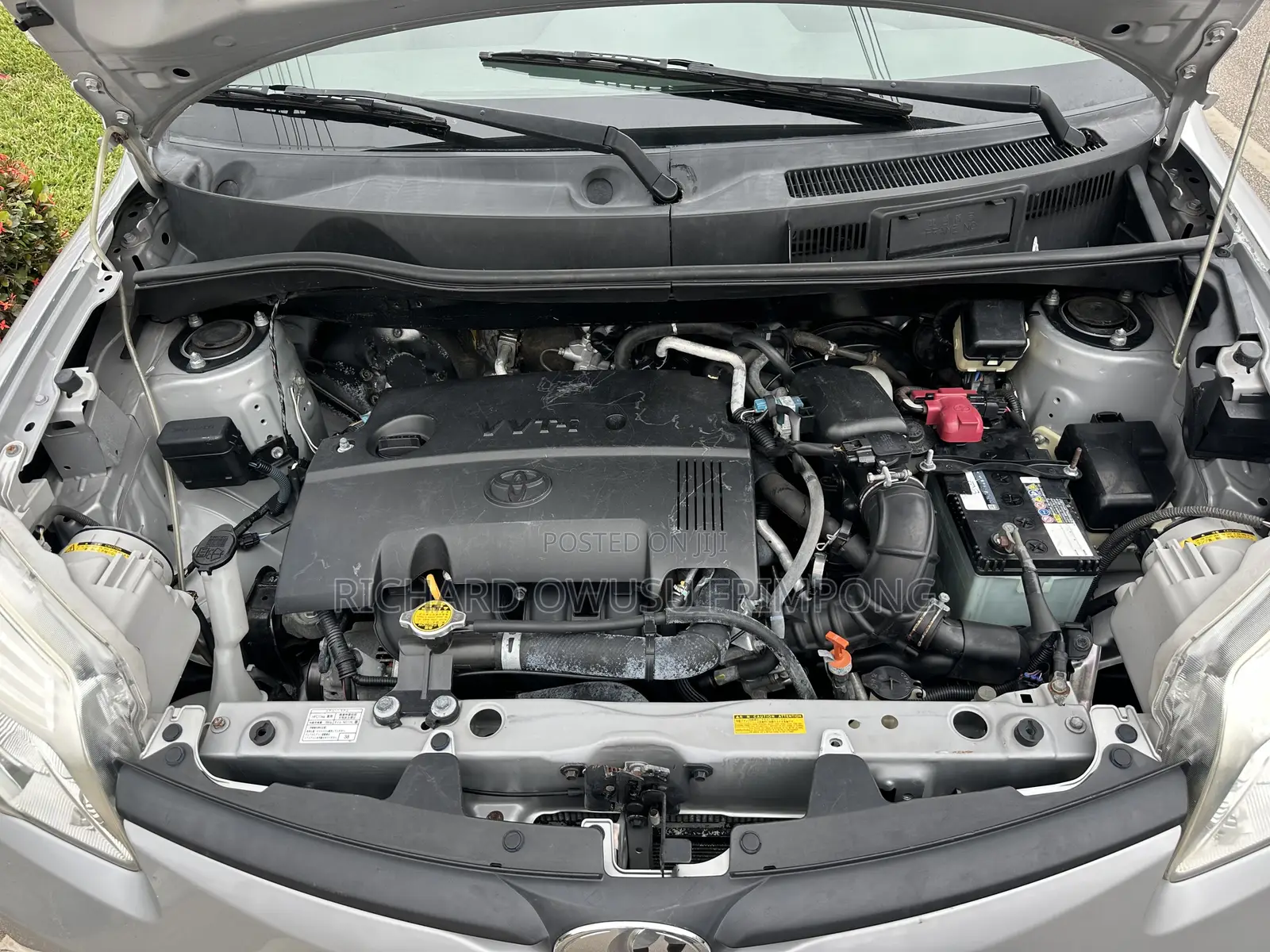 Toyota Sienta 2013 Silver