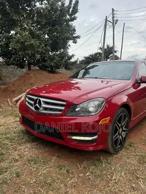 Mercedes-Benz C250 2014 Red