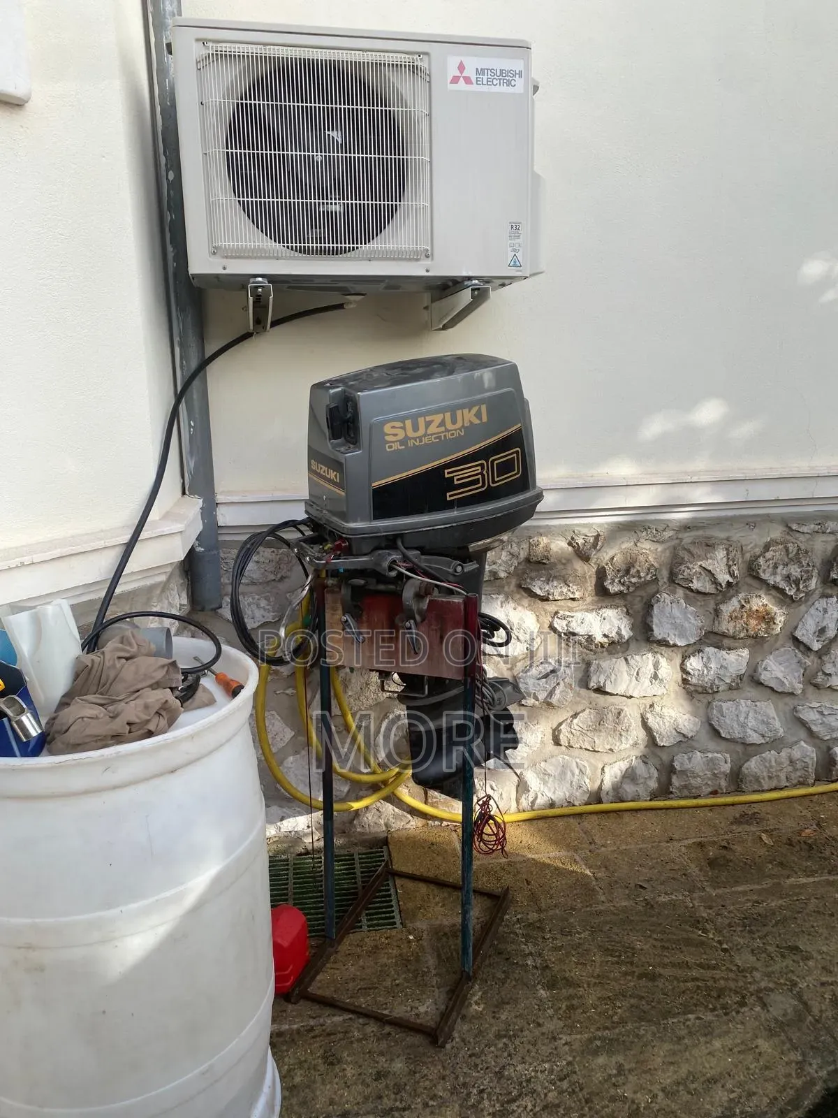 Outboard Motor Suitable for Live Boats  as Well as Fishing Boats