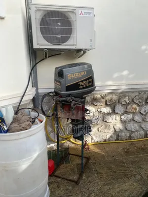 Outboard Motor Suitable for Live Boats  as Well as Fishing Boats