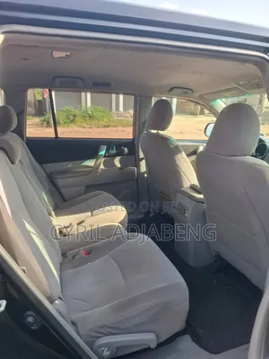 Toyota Highlander LE 4dr SUV (3.5L 6cyl 6A) 2015 Black