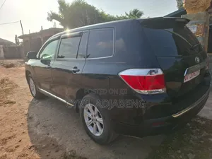 Toyota Highlander LE 4dr SUV (3.5L 6cyl 6A) 2015 Black