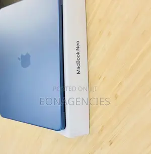New Laptop Apple 8GB SSD 256GB