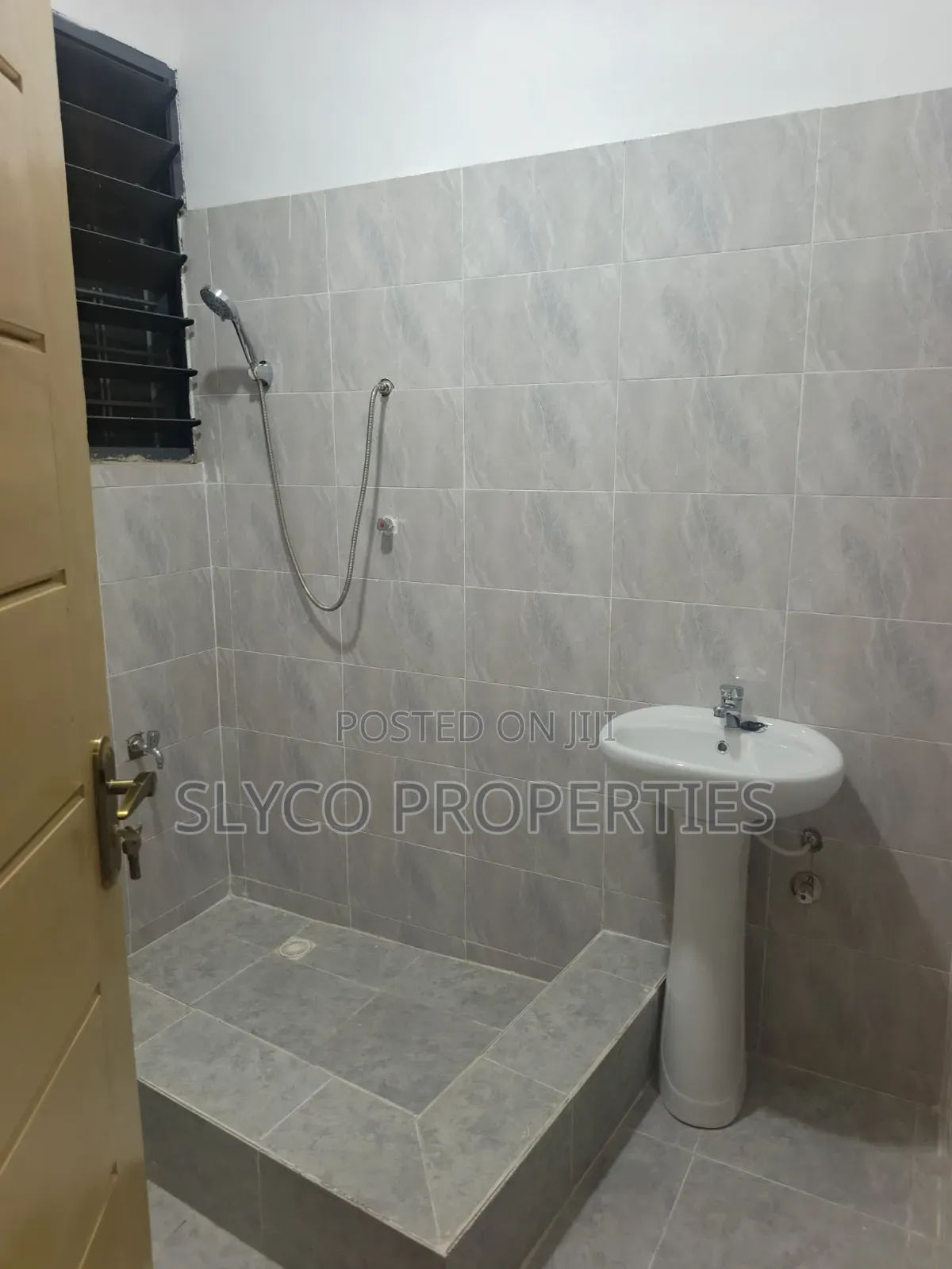 2bdrm Apartment in Koforidua Osabene, New-Juaben Municipal for rent