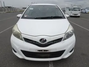 Toyota Vitz 1.3 FWD 5dr 2014 White