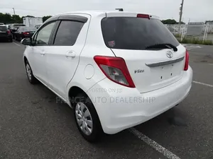Toyota Vitz 1.3 FWD 5dr 2014 White