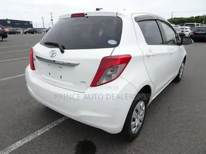 Toyota Vitz 1.3 FWD 5dr 2014 White
