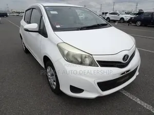 Toyota Vitz 1.3 FWD 5dr 2014 White