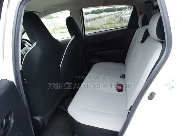 Toyota Vitz 1.3 FWD 5dr 2014 White