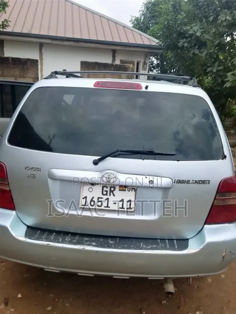 Toyota Highlander Base FWD 2002 Blue