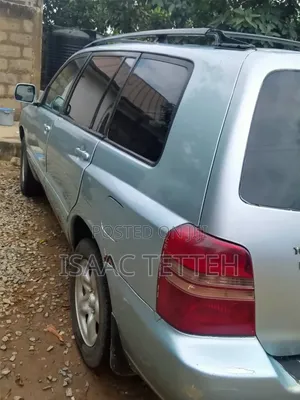 Toyota Highlander Base FWD 2002 Blue