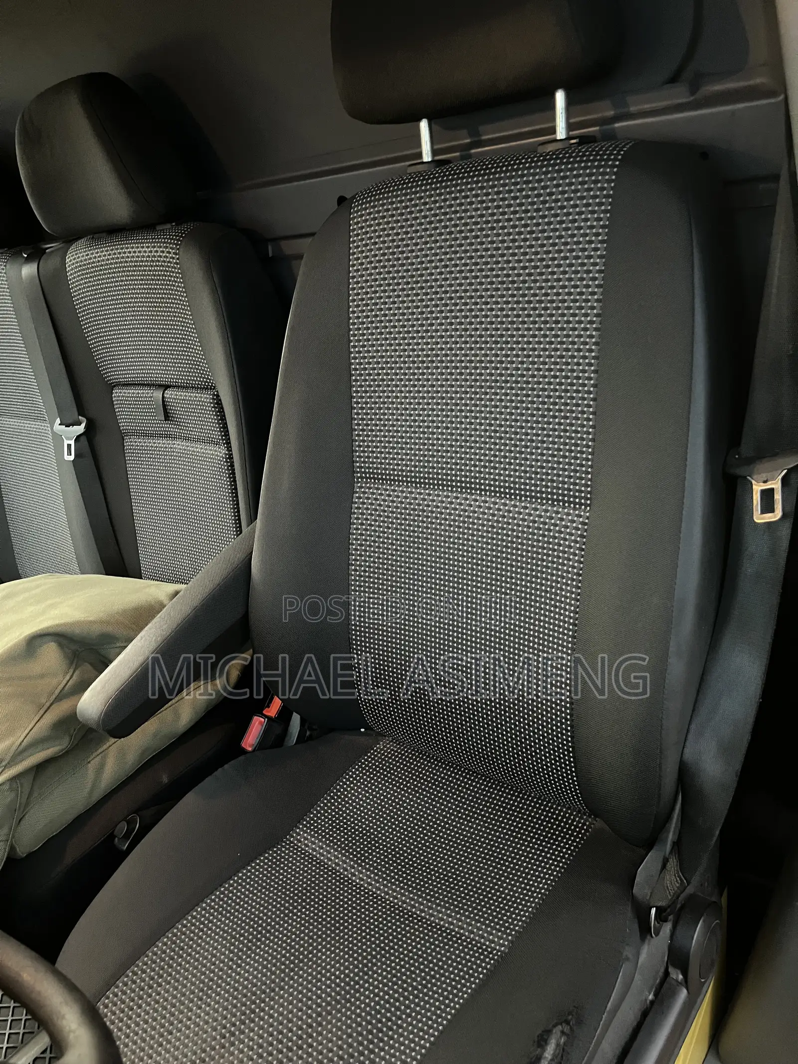 Mercedes-Benz Sprinter 2011 Yellow