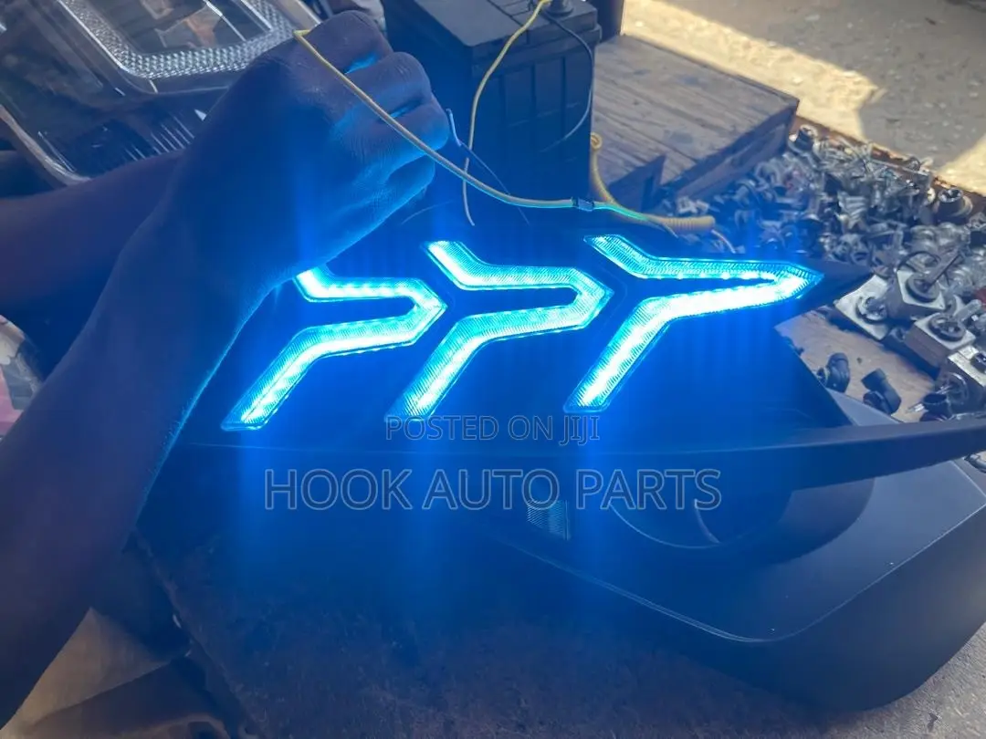 Honda Civic 2016, 2017, 2018, 2019 Arrow LED Front Fog Light Cover