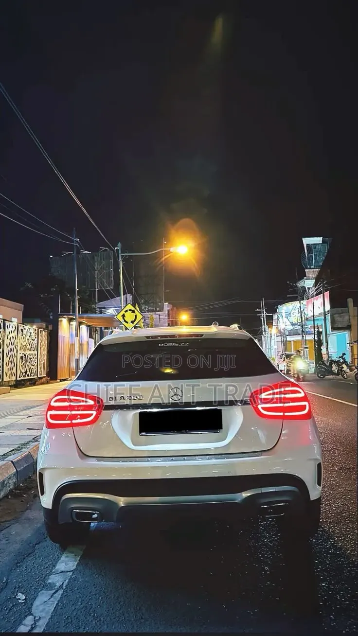 Mercedes-Benz GLA 250 2019 White