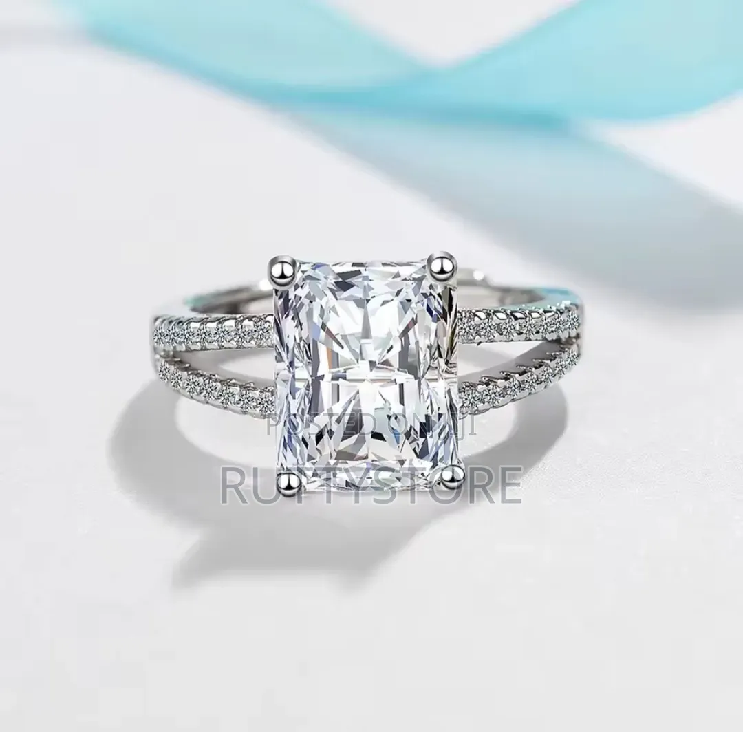 Emerald 925 Sterling Silver Engagement Ring (Adjustable Size)