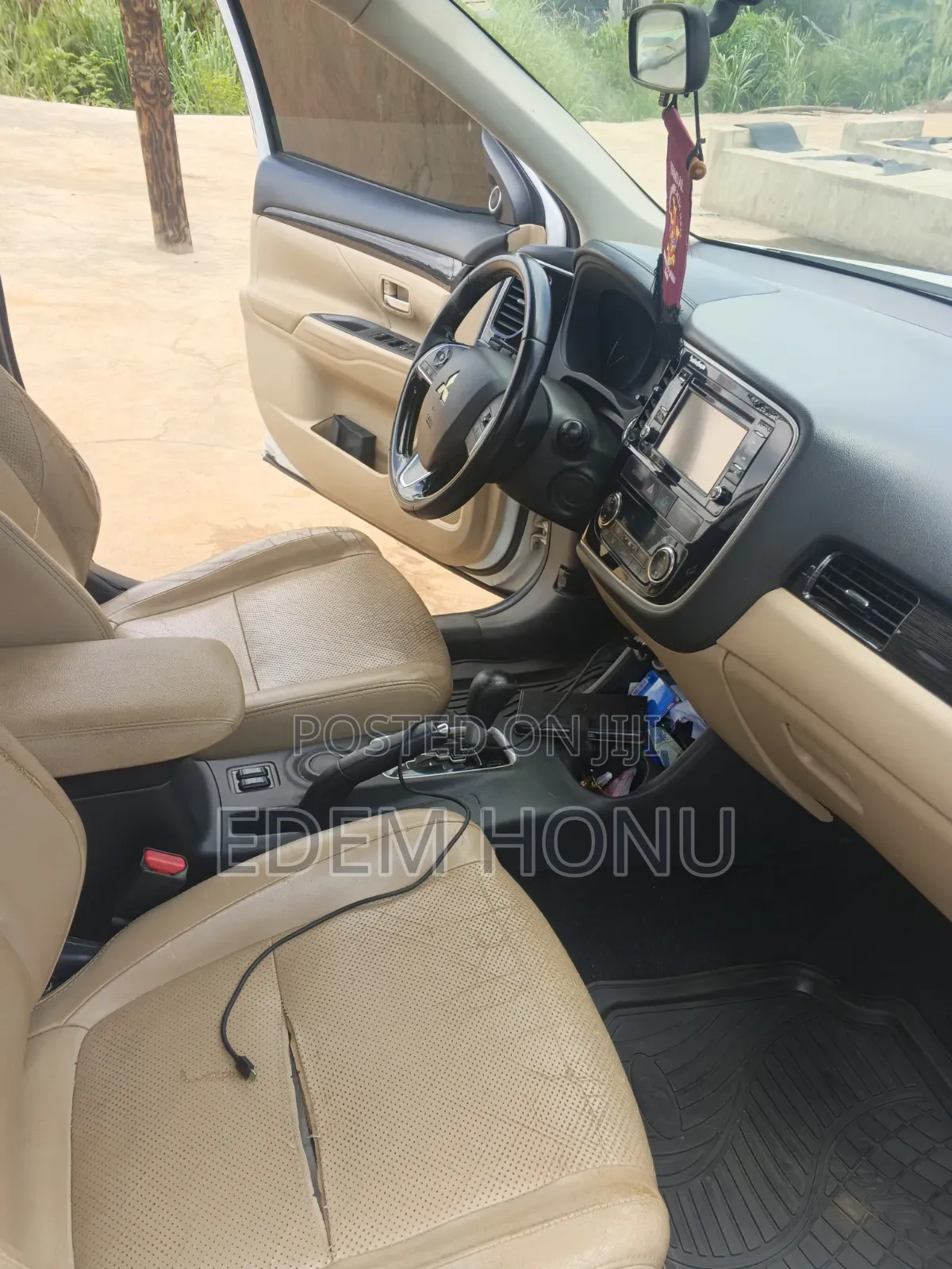Mitsubishi Outlander 2016 White