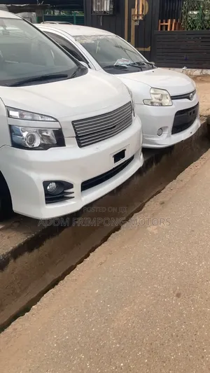 Toyota Voxy 2012 White