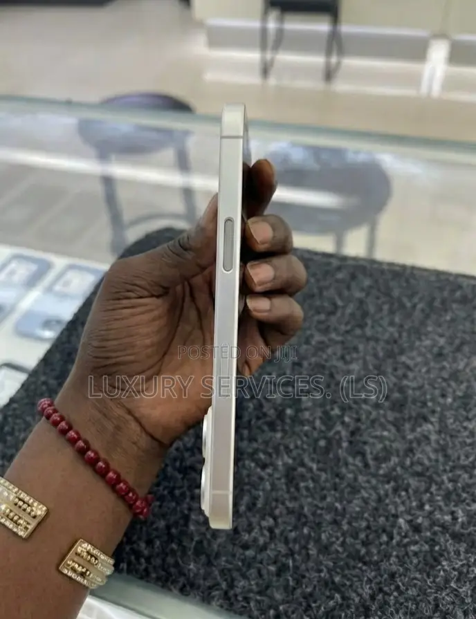 Apple iPhone 16 256 GB White